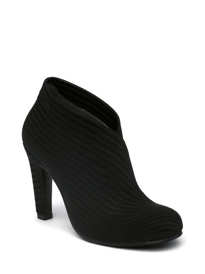United nude fold hi 2025